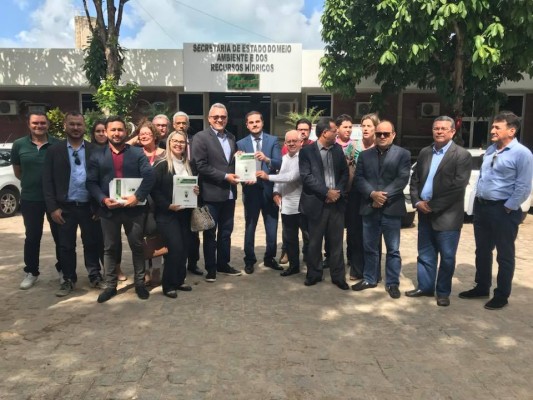 CONSÓRCIOS PÚBLICOS EM RESÍDUOS SÓLIDOS DE SERGIPE participam de reunião com o Secretário de Estado do Meio Ambiente de Alagoas e Sergipe, IMA e ADEMA na cidade de Maceió/AL.