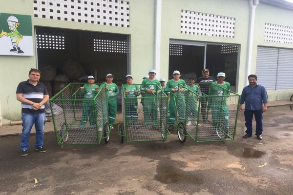 CPAC REALIZA ENTREGA DE CARRINHOS PARA COLETA SELETIVA EM ITABAIANA