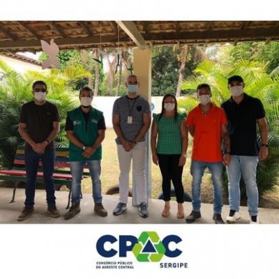 CPAC realiza plantio de horta escolar em Dores